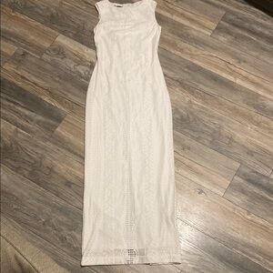 Saks Fifth Avenue Cream Sheath Maxi Dress Sleeveless Scoop Neck